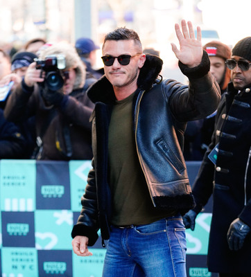 Luke Evans Poster 2974924