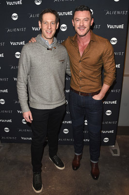 Luke Evans Poster 2974925
