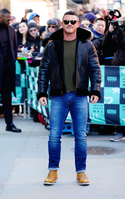 Luke Evans Poster 2974926