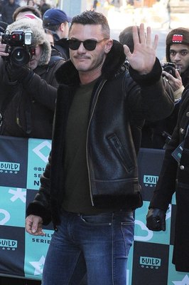 Luke Evans Poster 2974942