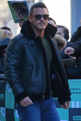 Luke Evans Poster 2974947
