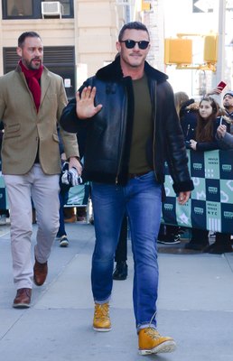 Luke Evans Poster 2974948