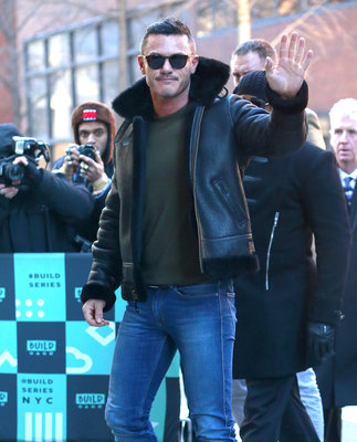 Luke Evans Poster 2974960