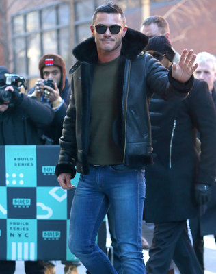 Luke Evans Poster 2974968