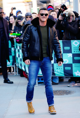 Luke Evans Poster 2974976