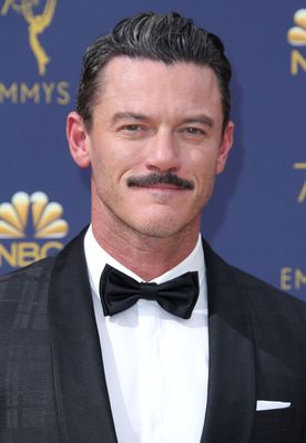 Luke Evans Poster 3740988