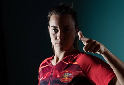 Mackenzie Arnold Poster 3701670