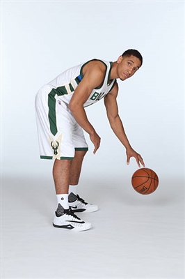 Malcolm Brogdon Poster 3378116
