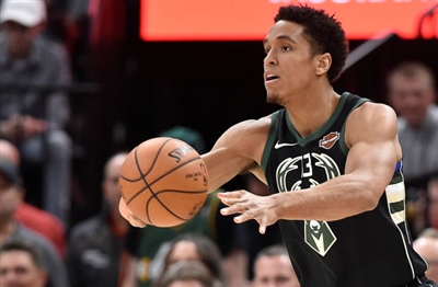 Malcolm Brogdon Poster 3378219