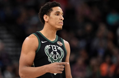 Malcolm Brogdon Poster 3378290