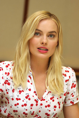 Margot Robbie Poster 2613347