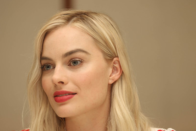 Margot Robbie Poster 2613350