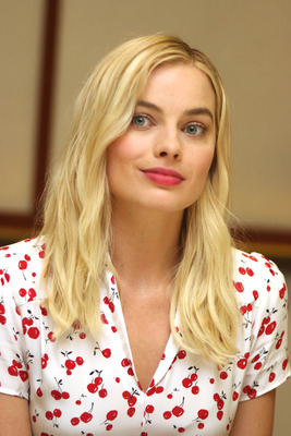 Margot Robbie Poster 2613356