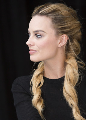 Margot Robbie Poster 2613358