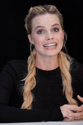Margot Robbie Poster 2613371