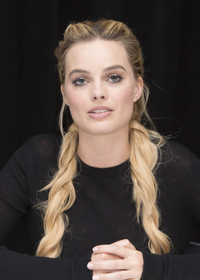 Margot Robbie Poster 2613377