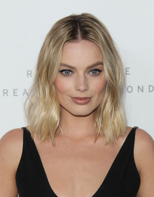 Margot Robbie Poster 2817296