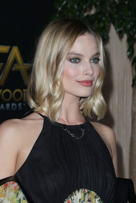 Margot Robbie Poster 2886136