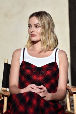 Margot Robbie Poster 2886152