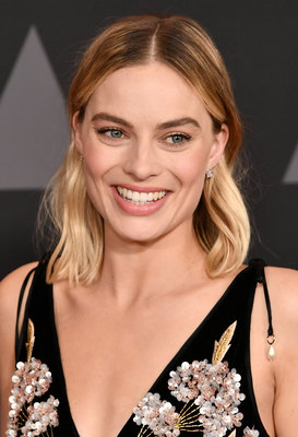 Margot Robbie Poster 2886369
