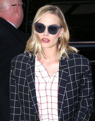 Margot Robbie Poster 2925840