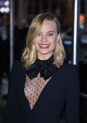 Margot Robbie Poster 2925989