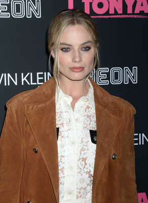 Margot Robbie Poster 2926007