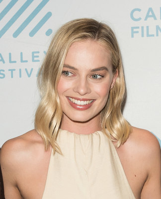 Margot Robbie Poster 2926093