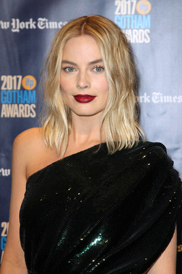 Margot Robbie Poster 2926240