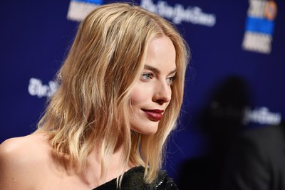 Margot Robbie Poster 2926281