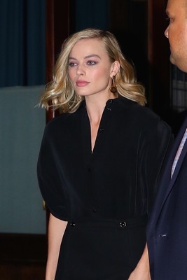 Margot Robbie Poster 2926311