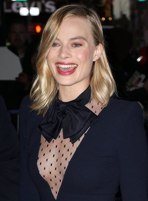Margot Robbie Poster 2926363