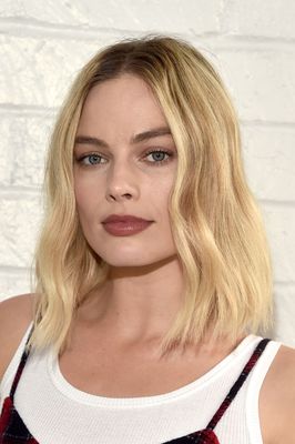 Margot Robbie Poster 2957055