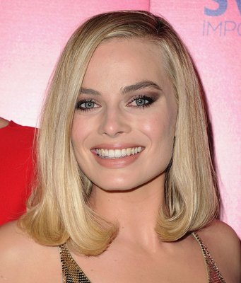 Margot Robbie Poster 2957121