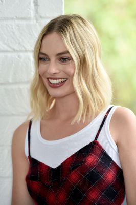 Margot Robbie Poster 2957199