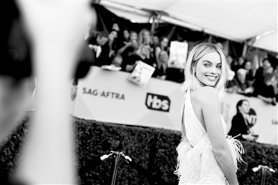 Margot Robbie Poster 3039086