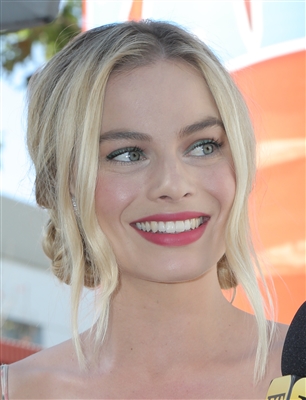 Margot Robbie Poster 3039117