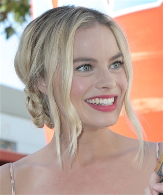 Margot Robbie Poster 3039139