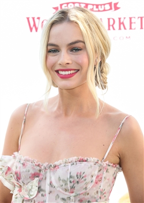 Margot Robbie Poster 3039140