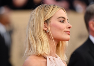 Margot Robbie Poster 3039440