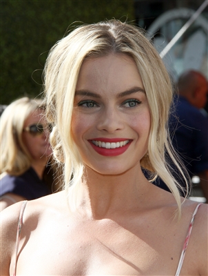 Margot Robbie Poster 3039566