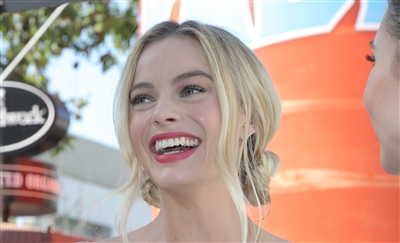 Margot Robbie Poster 3039841