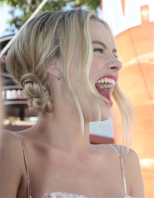 Margot Robbie Poster 3039851