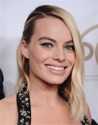 Margot Robbie Poster 3039950