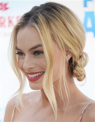 Margot Robbie Poster 3039974