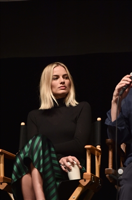 Margot Robbie Poster 3040011