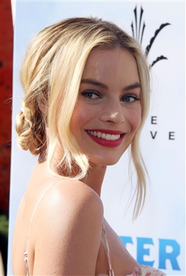 Margot Robbie Poster 3040028
