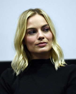 Margot Robbie Poster 3053559