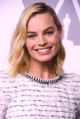 Margot Robbie Poster 3053680
