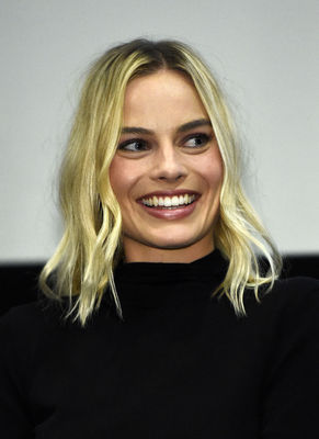 Margot Robbie Poster 3053684